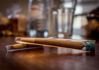 joint-met-tabak-coffeeshop-amsterdam De joint met tabak zoals hij in Amsterdamse coffeeshops worden verkocht.